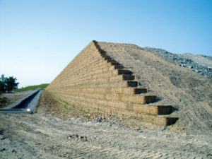 Figure 1 Recently constructed MSE berm at landfill. Photo: Pinnacle Design Build