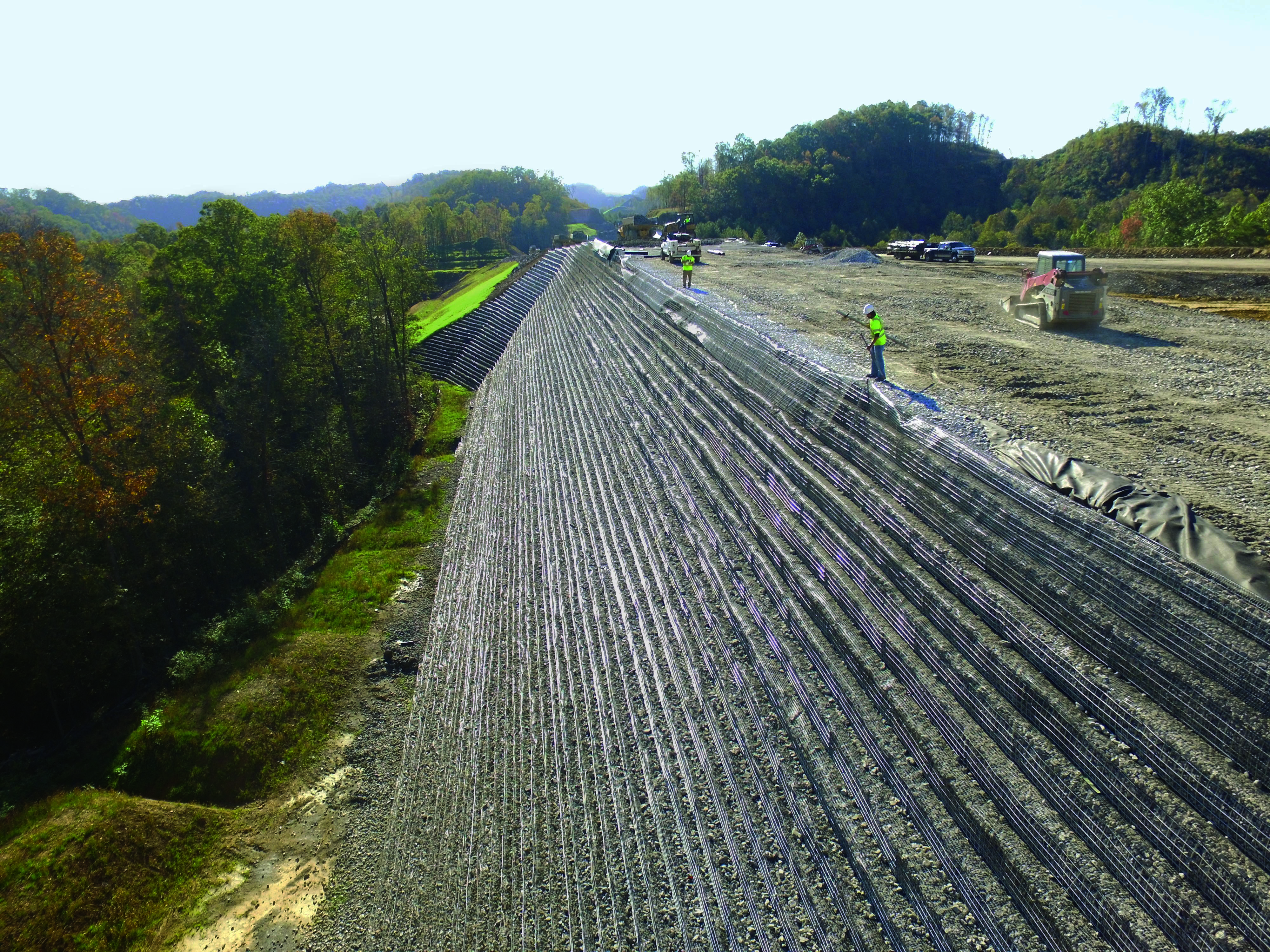 What is the difference between a woven and nonwoven geotextile? -  Geosynthetics Magazine